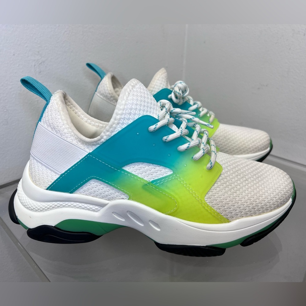Steve Madden White and Green Sneakers size us7